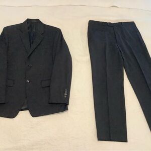 100% Wool Men's Suit Calvin Klein